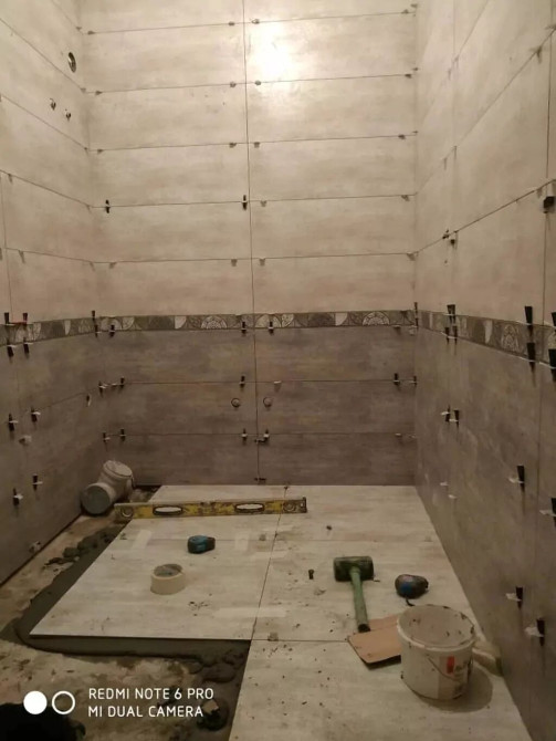 Укладка плитки в ванной | Керамическая плитка | Вертикальная укладка Больше 6 лет опыта Бишкек - изображение 1