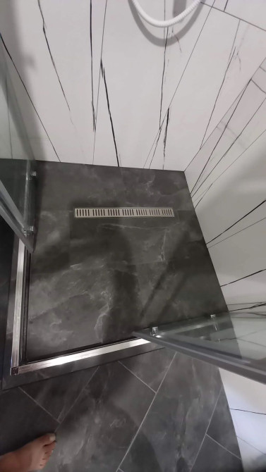 Укладка плитка на ванну боле 6 лет опыта вырезка45% ванной и лестницы Бишкек - изображение 1