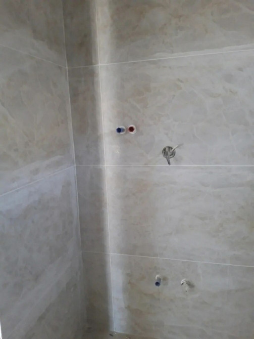 Укладка плитки в ванной | Керамогранитая плитка, Мозаичная плитка | Вертикальная укладка Больше 6 лет опыта Бишкек - сүрөт 1