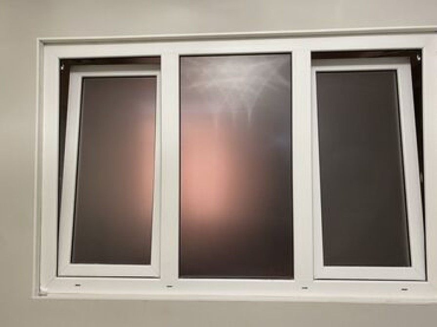 Стояло между комнат состояние нового окна. Размер 1,70 на 1,10. Белое Bishkek - photo 2