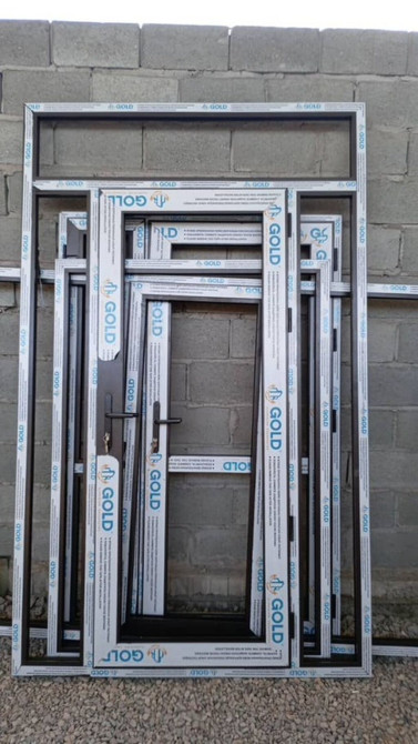 Набор оконных рам Gold, выполненных из металлопластика. В комплект Бишкек - изображение 1