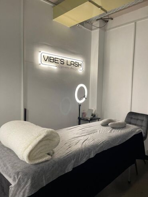 ???? Кушетка в аренду — 9900 сом (ТЦ Бум Запад) Сдаётся кушетка в аренду Бишкек - изображение 2