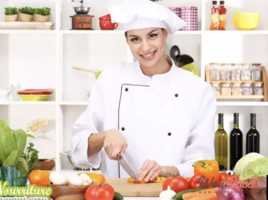 Требуется Повар : Холодный цех, Менее года опыта Bishkek - photo 1