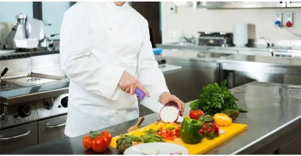 Требуется Повар : Холодный цех, Европейская кухня, 3-5 лет опыта Bishkek - photo 1