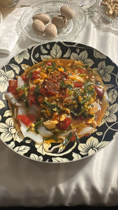 Требуется Помощник повара : Заготовщик, Фаст-фуд кухня, Менее года опыта Bishkek - photo 1