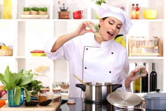 Требуется Повар : Горячий цех, Европейская кухня, 1-2 года опыта Бишкек