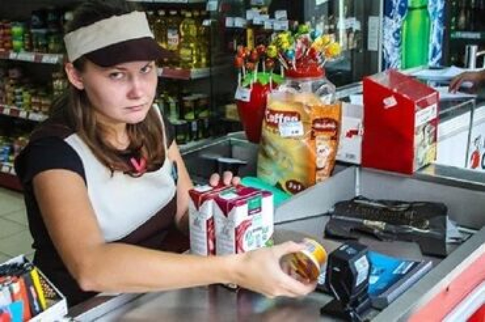 Требуется Продавец-консультант в Магазин детских товаров, График: Два через два, Карьерный рост, Полный рабочий день Бишкек - изображение 3