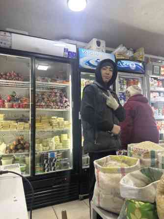 Требуется Продавец-консультант в Продуктовый магазин, График: Шестидневка, Форма, Полный рабочий день Бишкек
