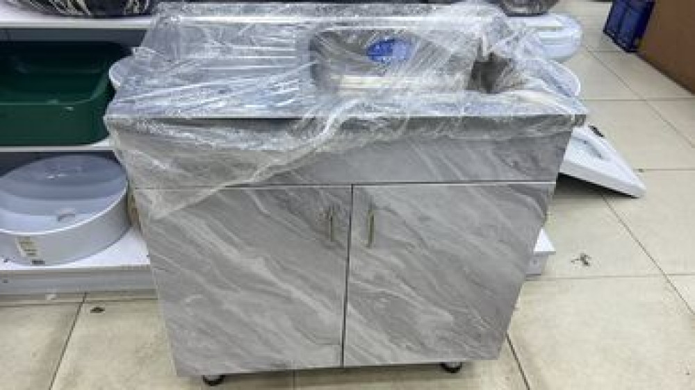 Срочно требуется парни и девушки в строй магазин с желанием работать Bishkek - photo 4