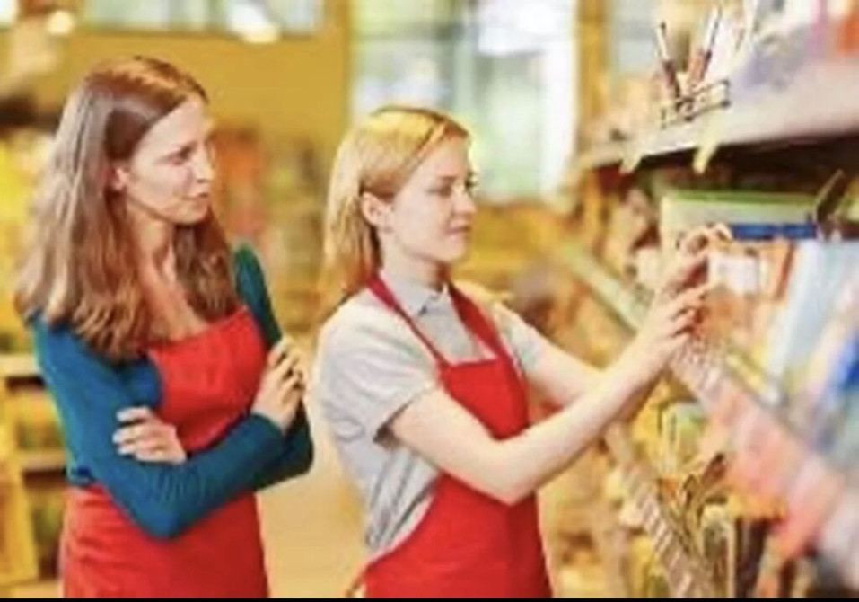 Магазин нужны девочки продавец консультант с опытом график 5 / 2 за Бишкек - изображение 1