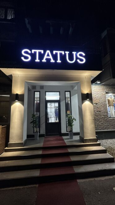 Требуется Продавец-консультант в Магазин одежды, График: Пятидневка, Оплачиваемый отпуск, Полный рабочий день Бишкек - изображение 1