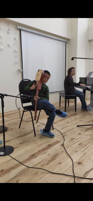 Уроки игры на комузе Индивидуальное Бишкек - изображение 1