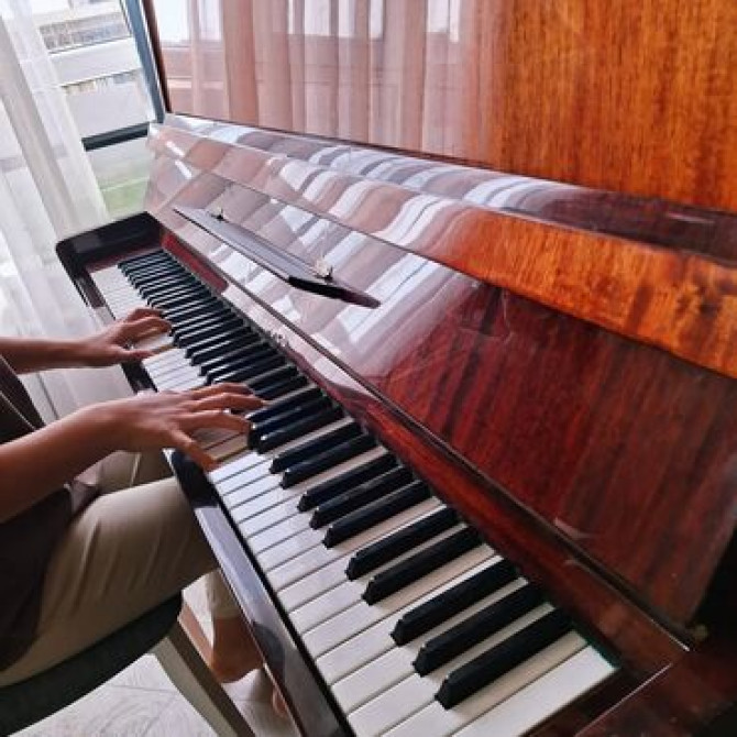 Уроки игры на фортепиано С выездом на дом, Офлайн, Индивидуальное Бишкек - изображение 1