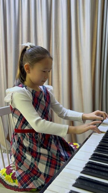 Уроки игры на фортепиано Индивидуальное Бишкек - сүрөт 1