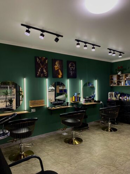 Срочно требуется женский мастер или универсал ул Тоголок Молдо Bishkek - photo 2