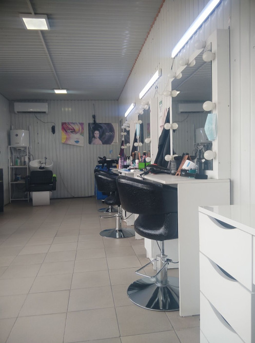 Нужен Мастер Универсал в Парикмахерскую, Адрес тунгуч 68 Звоните и Bishkek - photo 1