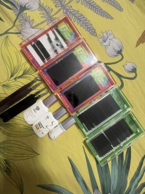 Набор для наращивания ресниц, включающий упаковки с ресницами Bishkek - photo 1