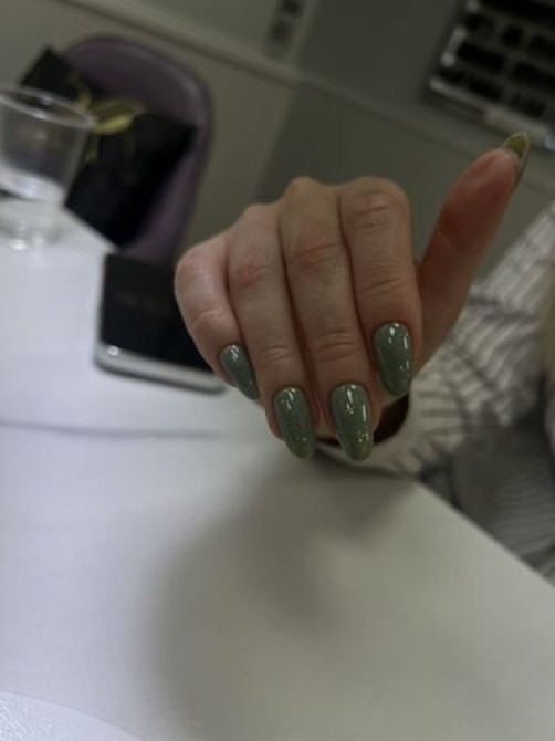 Услуга маникюра с разнообразным дизайном, предлагающая несколько Бишкек - сүрөт 6