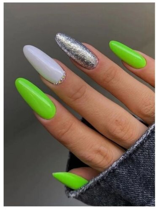 Выравнивание, Дизайн, Донаращивание ногтей, Маникюр, Педикюр, Услуги подолога, С выездом на дом, Консультация, Одноразовые расходные материалы Бишкек - изображение 5